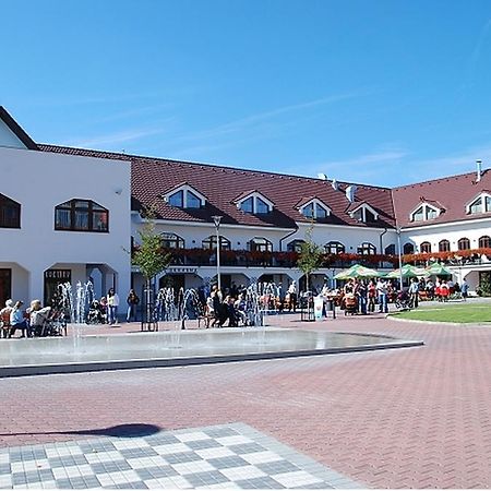 Hotel Slunecni Dvur Brno Exterior foto